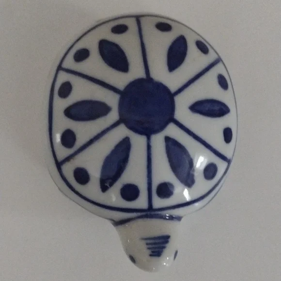 Turtle Chinese Style Hand Painted Blue & White 1" T 2.5 W 3" L - Picture 5 of 6